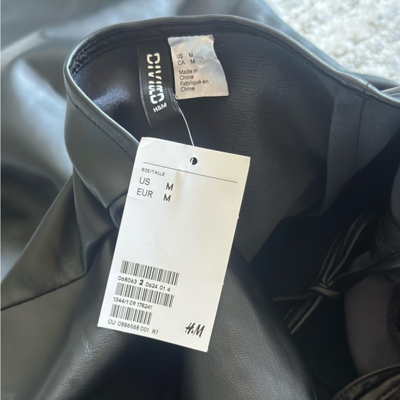 ❌FREE H&M faux leather fitted dress - Picture 6 of 8